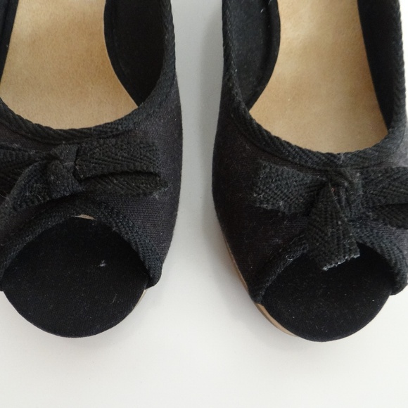Girl's American Eagle Black Wedges Size 4 1/2 New - Picture 2 of 6